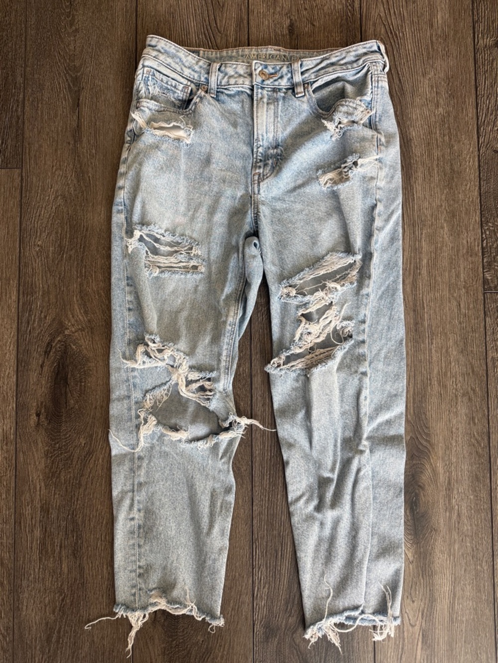 American Eagle Outfitters Light Wash Distressed Ankle Jeans